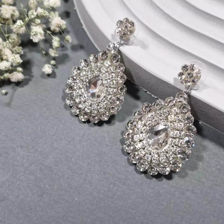 گوشواره نگیندار